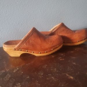 Frye Clara Campus Clogs